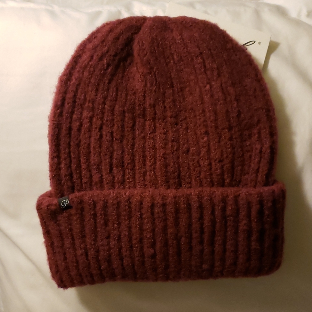NWT burgundy Chunky Beanie